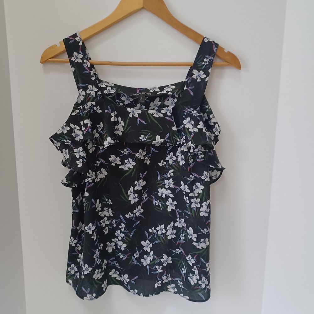 Banana Republic Factory Sleeveless‎ Ruffle Trim Blouse Top Black Floral Small